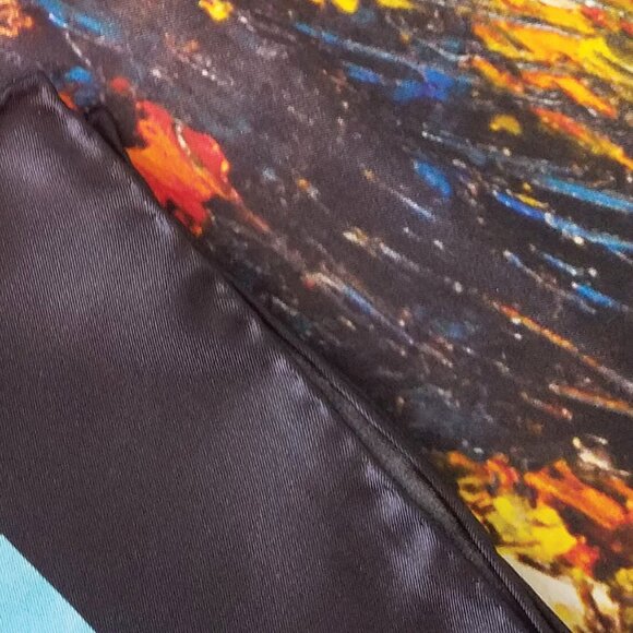 Luxury Euntique 100% Silk Twill Scarf with Hand-Rolled Edges – 90×90 cm Square - Picture 3 of 3